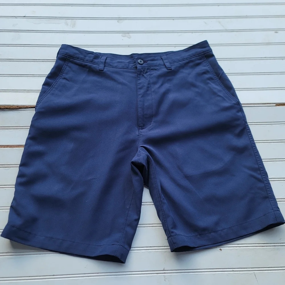 Men’s PGA Tour Navy Blue Golf Shorts Size 34 Inseam 10 Inches